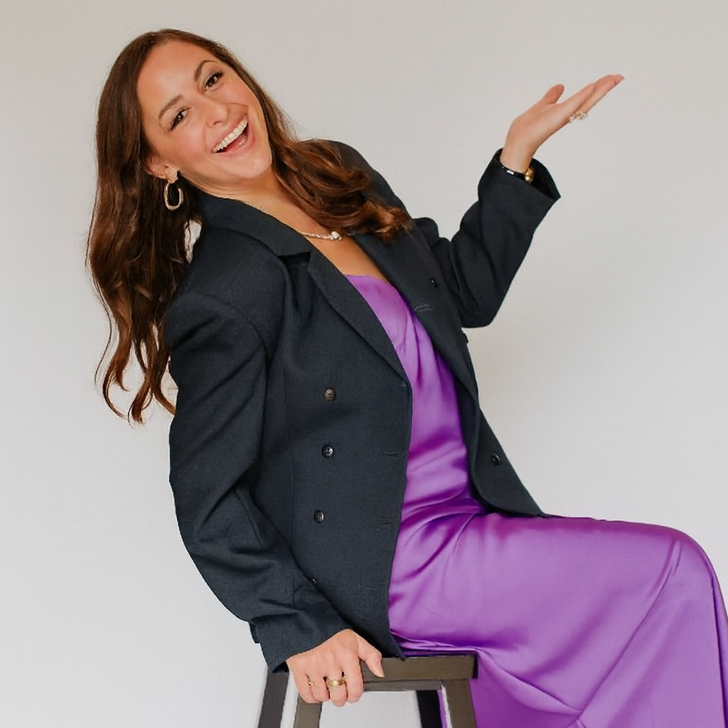 Photo of Rae Irelan, CEO & Co-Founder of Evolved Podcasting